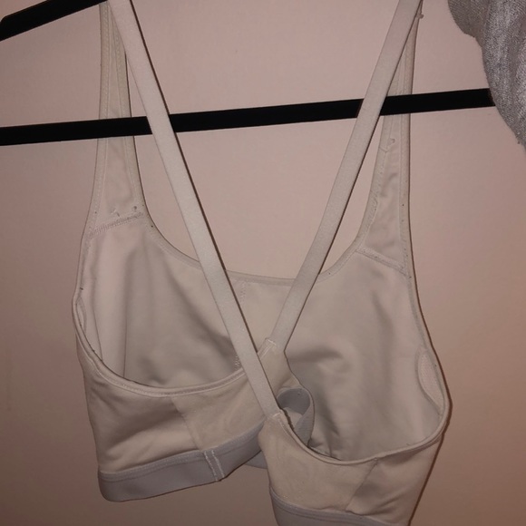 Nike Sports Bra - Med/Light Support - Picture 2 of 3